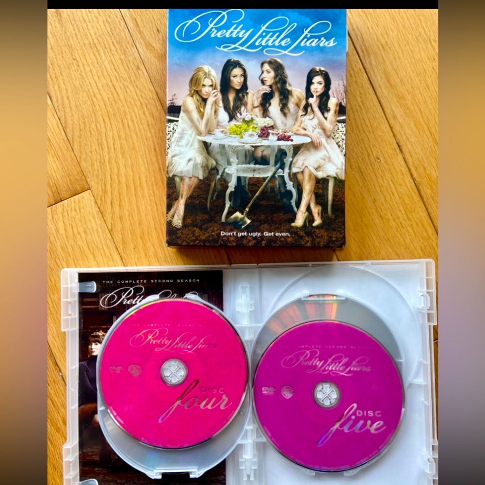 Pretty Little Liars complete second season dvd set